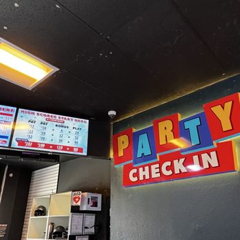 Boomers Santa Maria - Party check in area - Mini Golf Near Me - Santa Maria, California