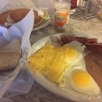 Martita’s Lunch Box - American breakfast with a side of pancakes. - Mexican Near Me - El Paso, Texas Martita’s Lunch Box - American breakfast with a side of pancakes. - Mexican Near Me - El Paso, Texas