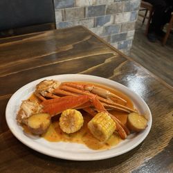 Chubby's Seafood & Grill - Boiled Snow Crab