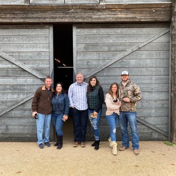 Fredericksburg Tours - Couples Whiskey and Wine Tasting - Wine Tours Near Me