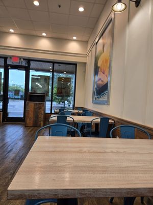 Tropical Smoothie Cafe by null