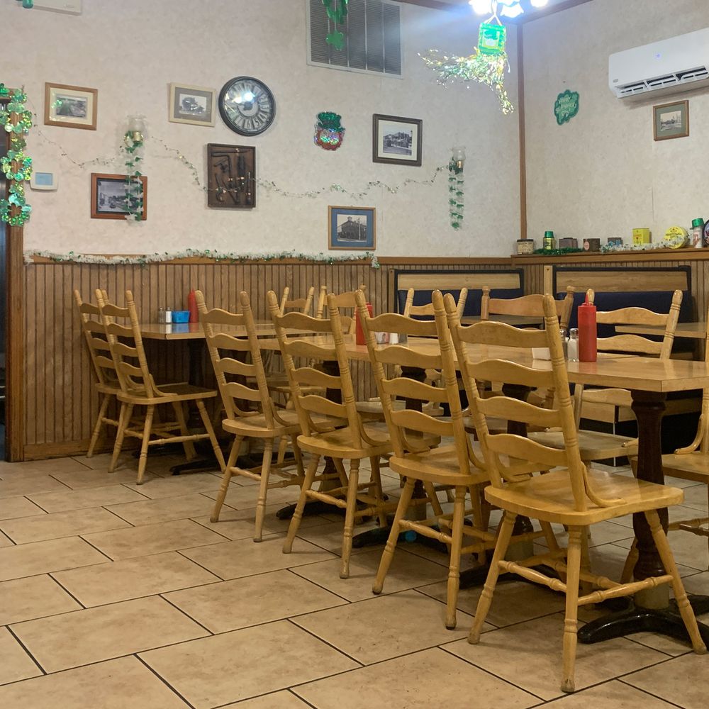 Quality Shoppe - Plenty of seating inside. - New American Near Me - Kutztown, Pennsylvania Quality Shoppe - Plenty of seating inside. - New American Near Me - Kutztown, Pennsylvania