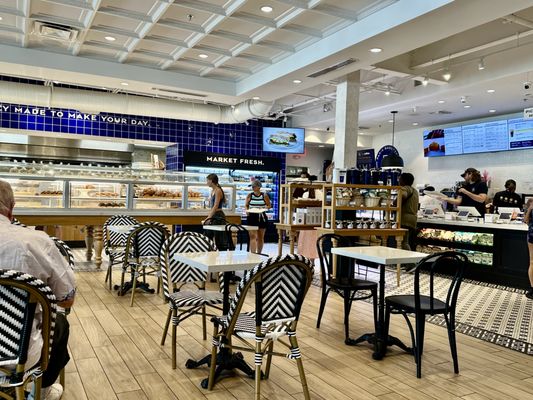 Paris Baguette by null