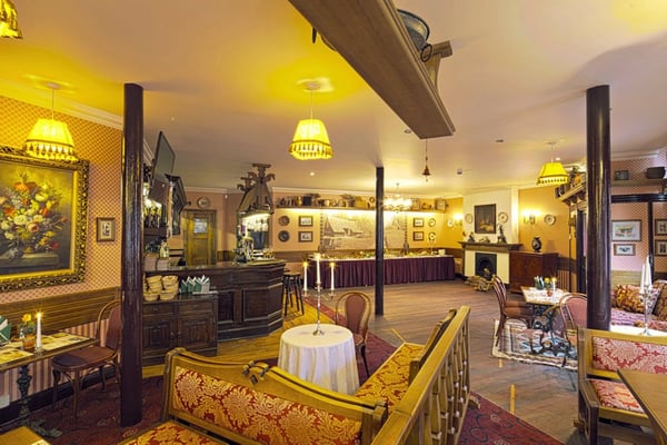 Berneliu Uzeiga - Shepherds Inn, Leytonstone by null
