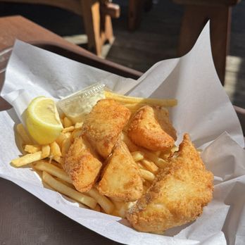 Lil Hut - Fish and chips - Seafood Near Me - Morro Bay, California