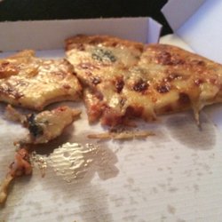 Pizzeria Bella Italia - Ohne Witz, die schlechteste Pizza die ich je gegessen hab.