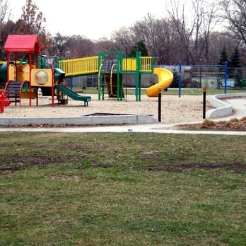 Leslie Grove Park - Parks Near Me - Toronto, Ontario