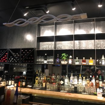 Momo Mee - Bar area - Pan Asian Near Me - Milwaukee, Wisconsin