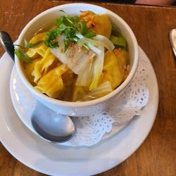 Awesome Thai - Consume soup with prawn dumplings