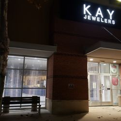 Kay Jewelers - This was at 6:20 pm today on December 29, 2020.