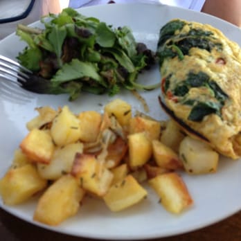 Moonshadows - Omelette with potatoes - Seafood Near Me - Malibu, California