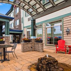 Best Western Plus Vineyard Inn & Suites - Pergola Sitting Area