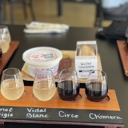 Sugarloaf Mountain Vineyard - Tasting and snacks