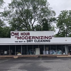 One Hour Modernizing Dry Cleaning