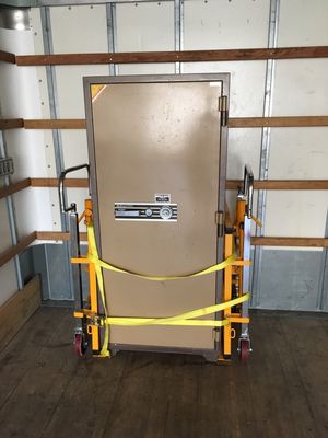 Long Distance Move to Arizona, Heave Safe Moving. - 1200 lbs gun safe was successfully moved to Arizona by two men crew. Long Distance Move to Arizona, Heave Safe Moving. - 1200 lbs gun safe was successfully moved to Arizona by two men crew.