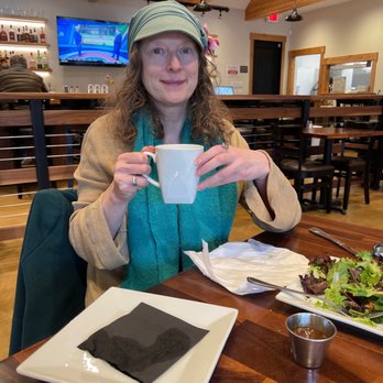 The 9 Iron Bar & Grill - Henta turned in her "dinner with Ms. Caoimhe" coupon! - New American Near Me - Cle Elum, Washington