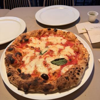 Mercato Mayfair - Margarita pizza - Pop-Up Restaurants Near Me - London, XGL Mercato Mayfair - Margarita pizza - Pop-Up Restaurants Near Me - London, XGL