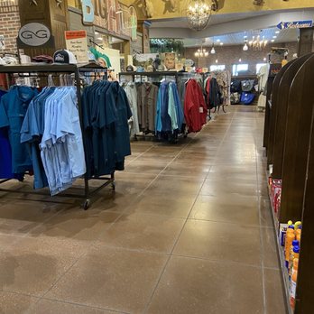 Prasek's Hillje Smokehouse - They carry women and men's clothing - Smokehouse Near Me - Sealy, Texas