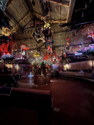 Walt Disney's Enchanted Tiki Room by null