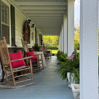 Walker Inn - Relaxing front porch! - Vacation Rentals Near Me - Andrews, North Carolina Walker Inn - Relaxing front porch! - Vacation Rentals Near Me - Andrews, North Carolina