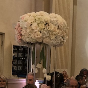 Buds And Blooms - Floral Designers Near Me - Los Angeles, California