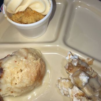 Mama Hamil’s  - Bread pudding, banana pudding and peach cobbler - Southern Near Me - Madison, Mississippi