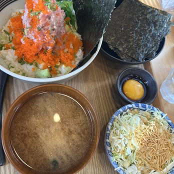 Totoya - Negitoro with tobiko, house salad - Sushi Bars Near Me - Honolulu, Hawaii Totoya - Negitoro with tobiko, house salad - Sushi Bars Near Me - Honolulu, Hawaii