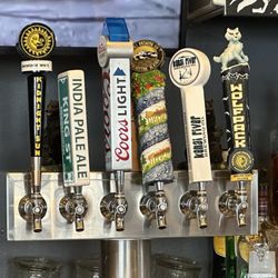 Pipers Restaurant and Sports Lounge - Beers On Tap!