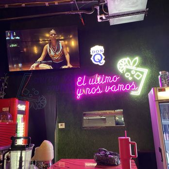 Burger and Mayo Lab - Bar area - Burgers Near Me - San Juan, Puerto Rico Burger and Mayo Lab - Bar area - Burgers Near Me - San Juan, Puerto Rico