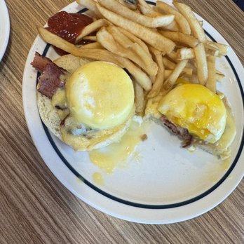 IHOP - Egg Bourbon Bacon Jam Eggs Benedict - Breakfast & Brunch Near Me - Gardena, California IHOP - Egg Bourbon Bacon Jam Eggs Benedict - Breakfast & Brunch Near Me - Gardena, California