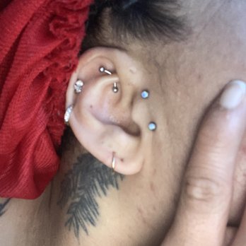 CraigPokesU - He did the opals in front of my ear by the Tragus. This piercing is now 3 weeks old. I forget it's there often! - Piercing Near Me - Arlington, Virginia