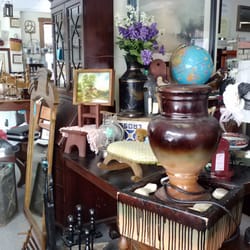 Consigning for Good Consignment Shop