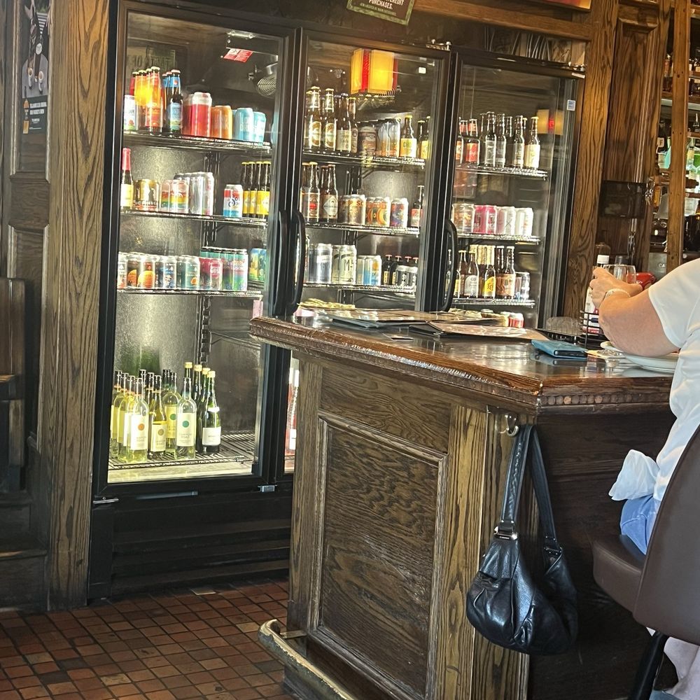 Three Blind Mice Irish Pub - Irish Pub Near Me - Mount Clemens, Michigan