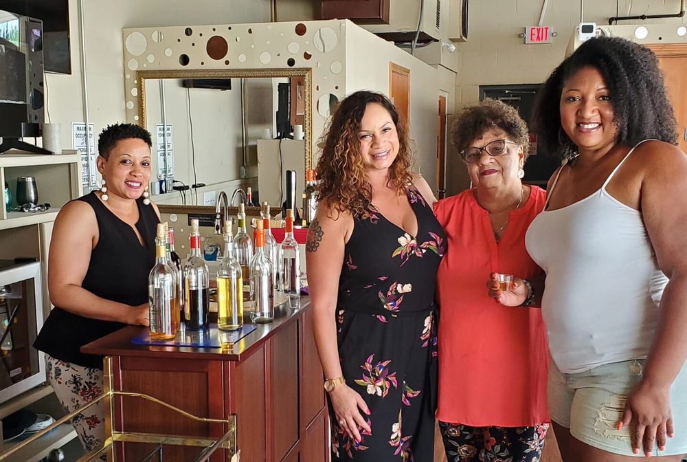 B Legendary Wine Boutique Logo