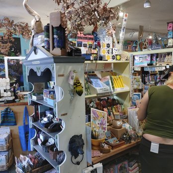 Tree House Books - Bookstores Near Me - Ashland, Oregon