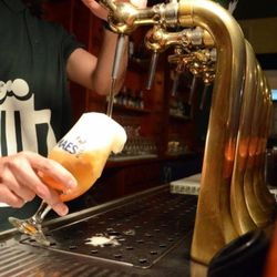 Upper Wall Pub - Maes spina
