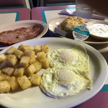 P J's Rainbow Cafe II - Cafes Near Me - Mountain View, Arkansas