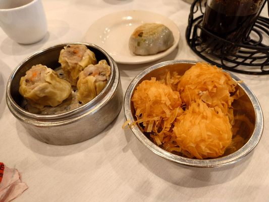 Li Wah by null