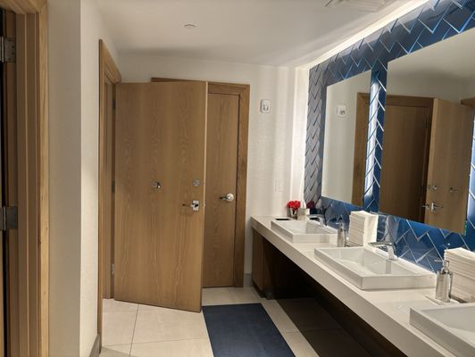 Drift Kitchen & Bar - Opal Grand Resort & Spa by null