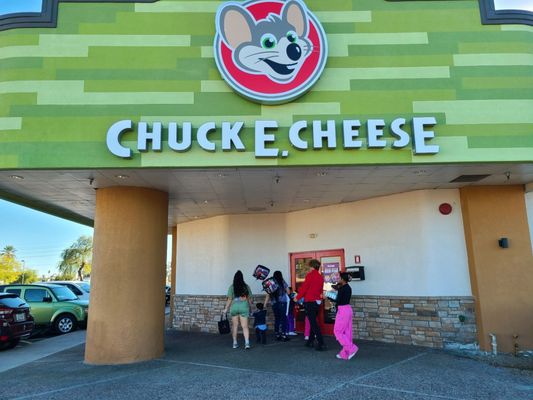 Chuck E. Cheese by null