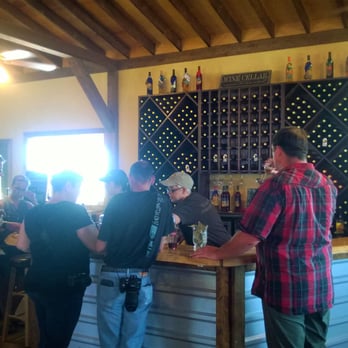Dancing Bee Winery - Wineries Near Me - Rogers, Texas