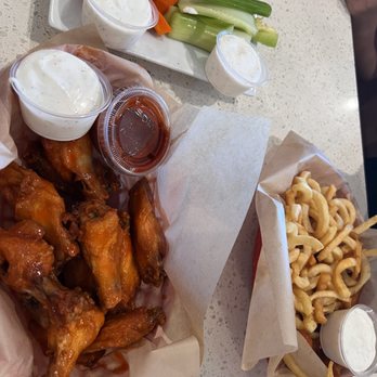 Hot Wings Cafe - New American Near Me - Pasadena, California Hot Wings Cafe - New American Near Me - Pasadena, California