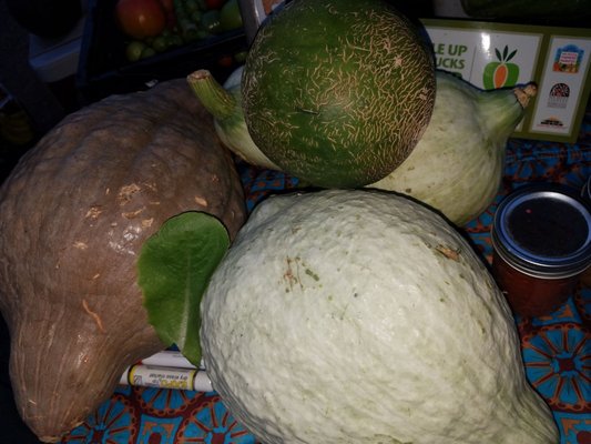 La Familia Growers Market by null