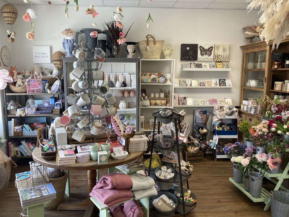 TUPELO HONEY FLOWER SHOP Updated July 2024 Request Information 56