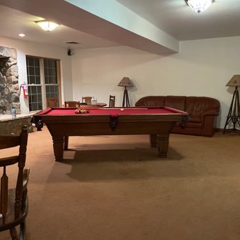 Red Setter Arizona's Riverside Retreat - Downstairs living room - Hotels Near Me - Greer, Arizona Red Setter Arizona's Riverside Retreat - Downstairs living room - Hotels Near Me - Greer, Arizona