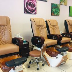 Q Nails - New chairs with nice new foot baths