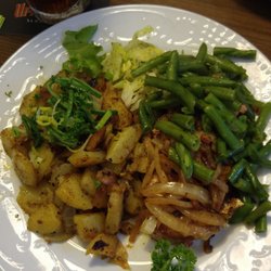 Gasthof Sennerhütte - Kleines Zwiebelsteak mit Bratkatoffeln und Speckbohnen.