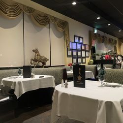 Palais De Jade - Lovely ambience in the evening.