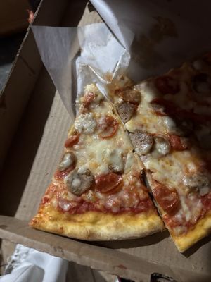 Sabatino's NY Pizzeria by null