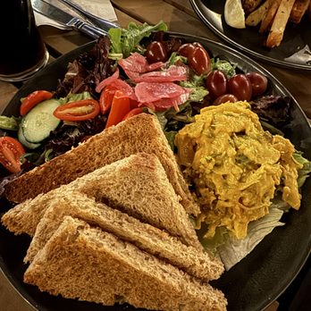 Hawk & Griffin - Coronation Chicken Salad - Pubs Near Me - Vienna, Virginia